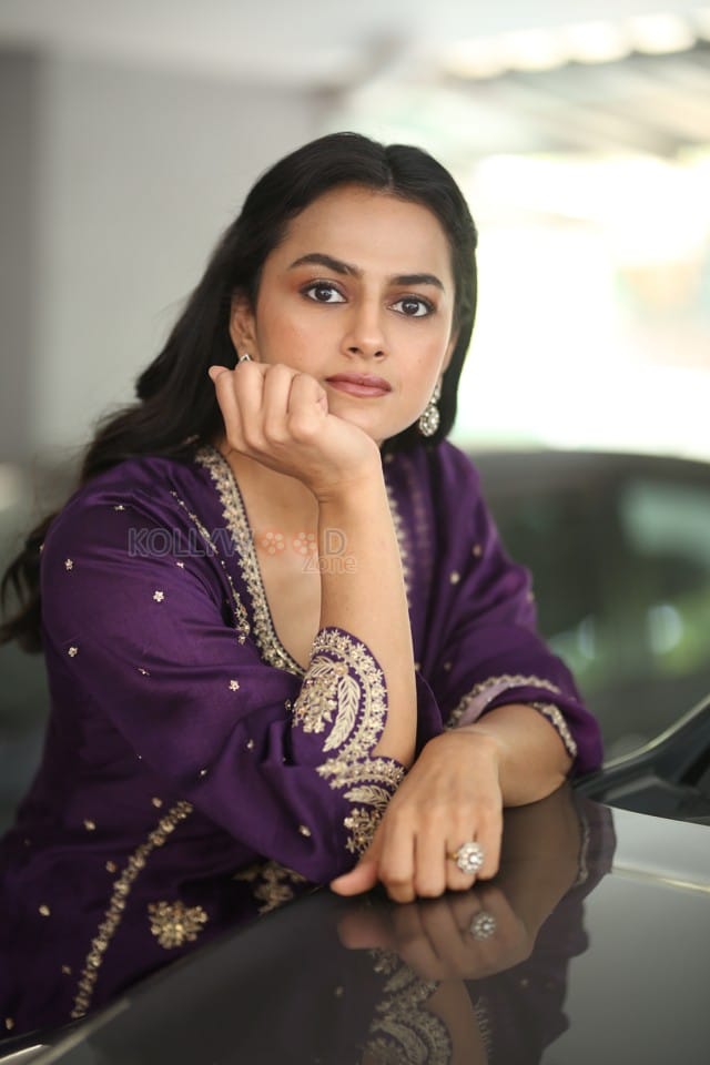 Actress Shraddha Srinath at Daaku Maharaaj Interview Pictures 08