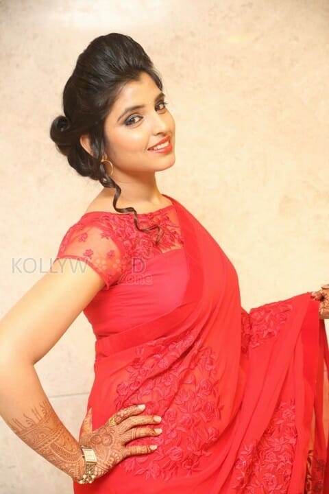 Actress Shyamala Red Saree Pictures