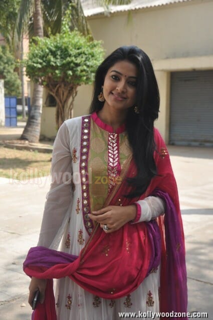 Actress Sneha Latest Pictures