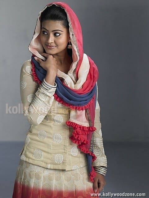 Actress Sneha Latest Pictures