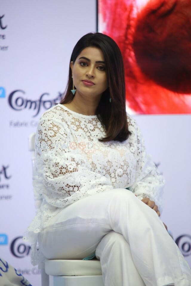 Actress Sneha Launches Comfort Pure Fabric Conditioner Photos