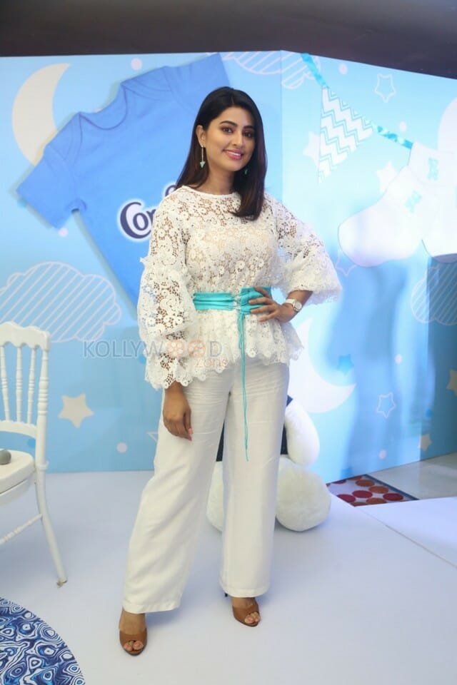 Actress Sneha Launches Comfort Pure Fabric Conditioner Photos