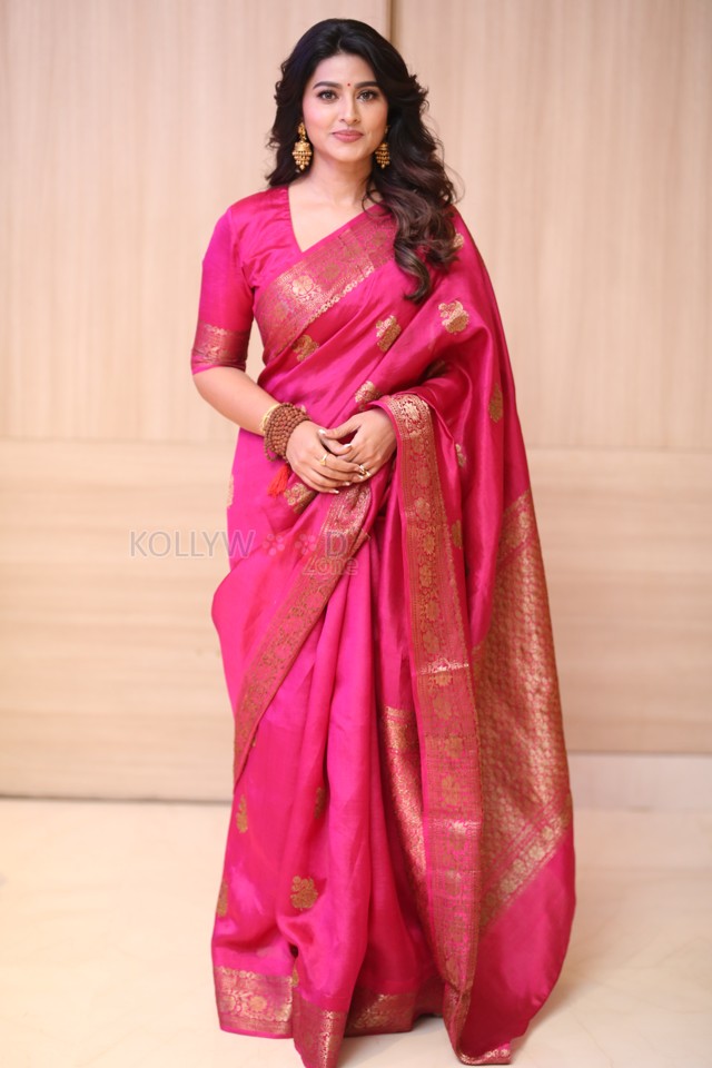 Actress Sneha at The GOAT Movie Pre release Event Pictures 05