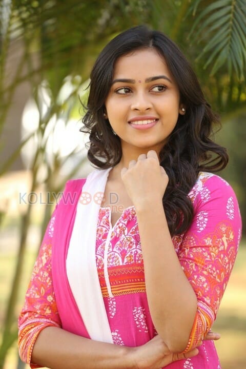 Actress Sri Divya Photos