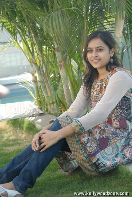 Actress Sri Divya Pics