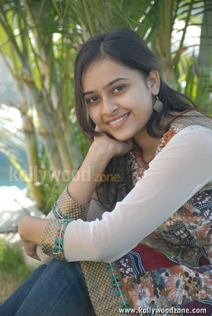 Actress Sri Divya Pics