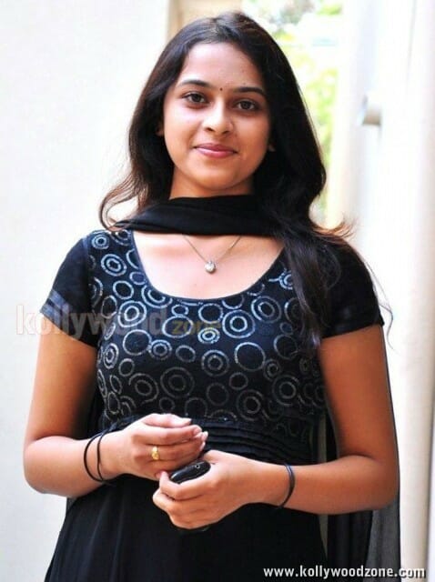 Actress Sri Divya Pictures