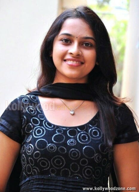 Actress Sri Divya Pictures