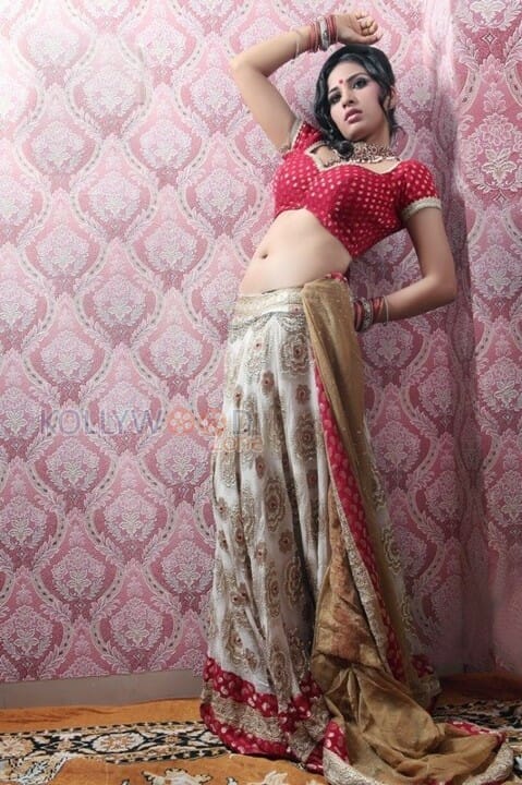 Actress Srushti Sexy Photoshoot Pictures