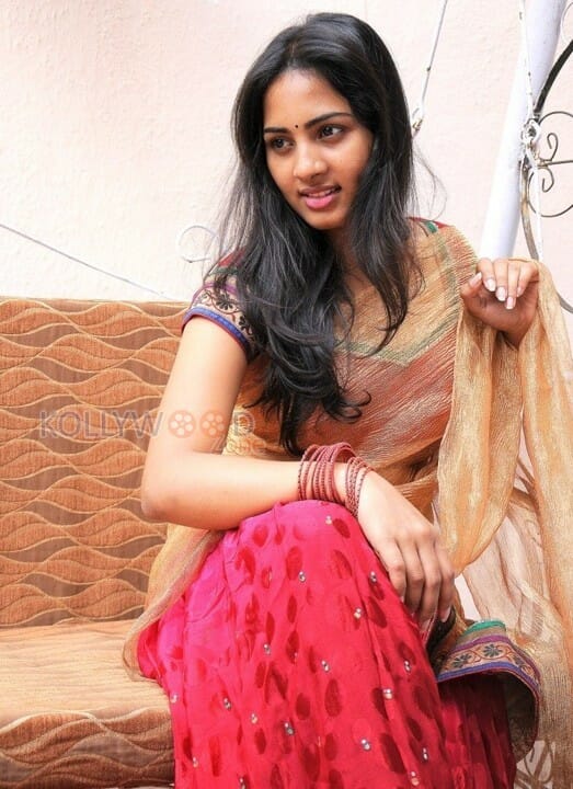 Actress Srushti Sexy Photoshoot Pictures