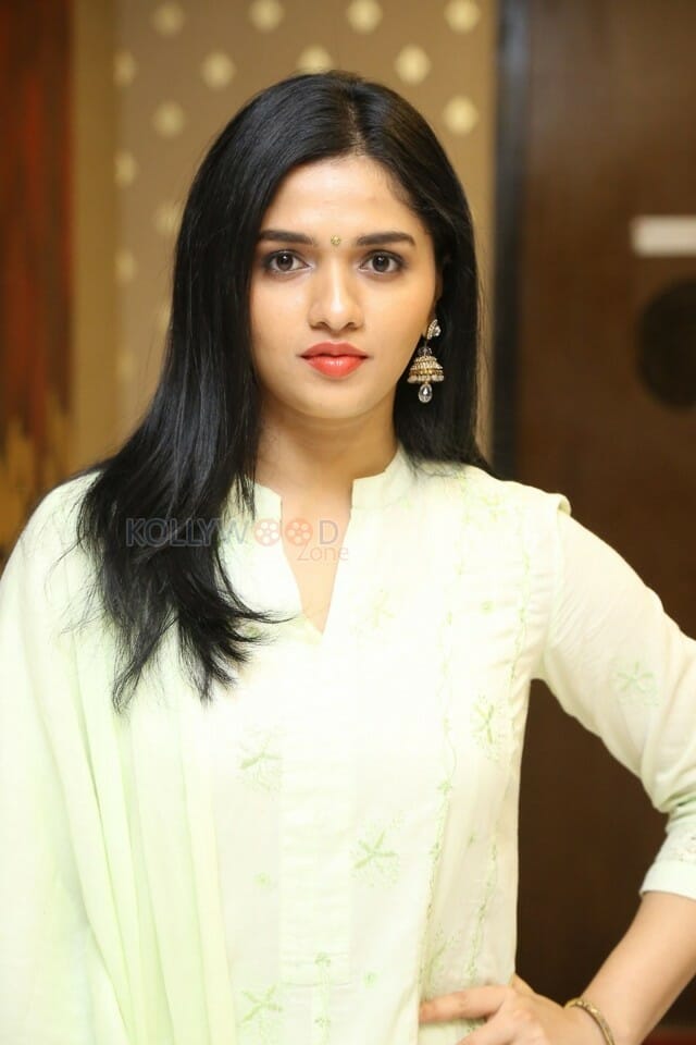 Actress Sunaina At Kaasi Pre release Event Photos