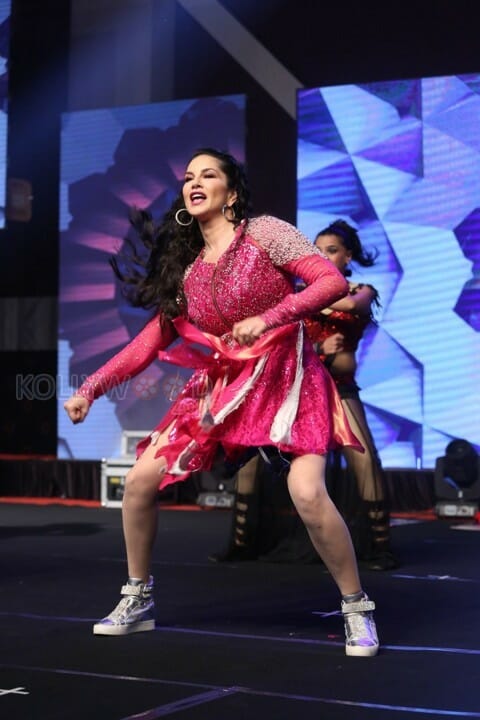 Actress Sunny Leone Dance Pics