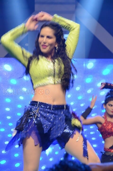 Actress Sunny Leone Dance Pics