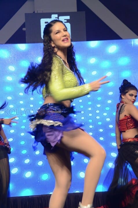 Actress Sunny Leone Dance Pics