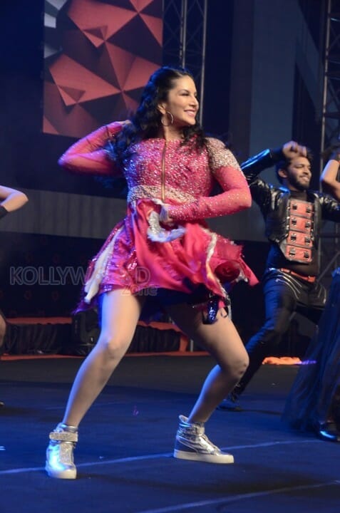 Actress Sunny Leone Dance Pics