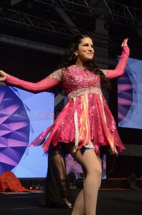 Actress Sunny Leone Dance Pics