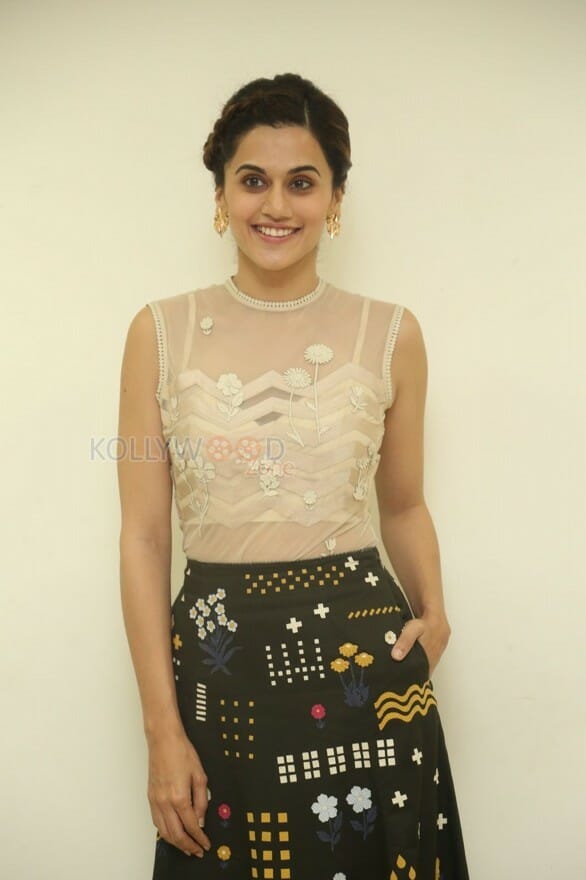 Actress Taapsee Pannu New Stills