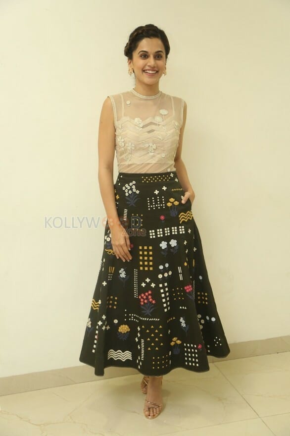 Actress Taapsee Pannu New Stills