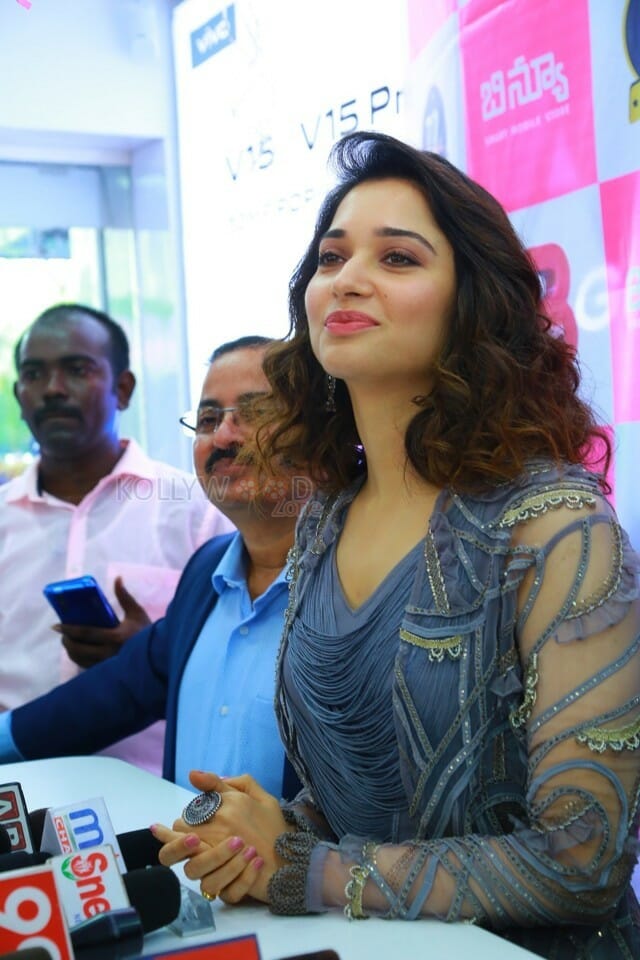 Actress Tamanna At The Launch Of B New Mobile Store At Karimnagar Photos