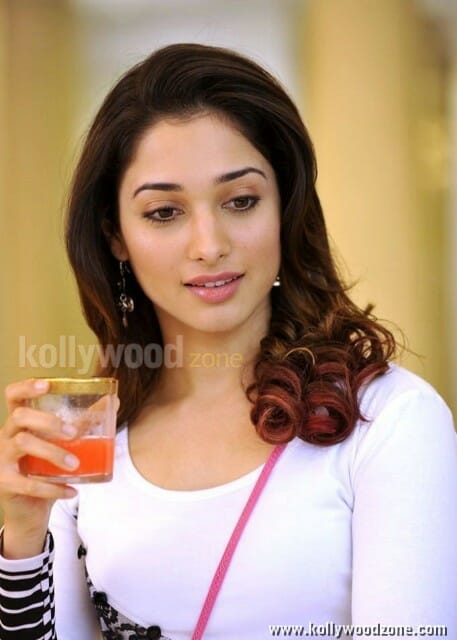 Actress Tamanna Beautiful Sexy Photos