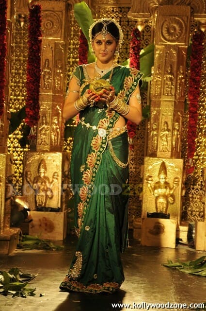 Actress Tapsee In Traditional Dress Photos