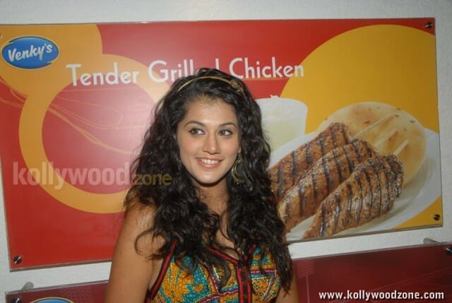 Actress Tapsee New Photos