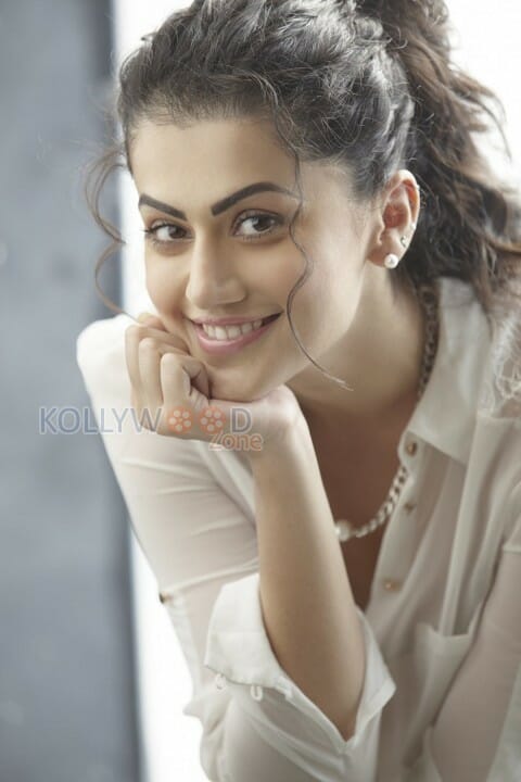 Actress Tapsee Pannu New Photoshoot Pictures