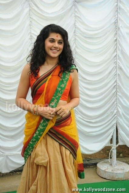 Actress Tapsee Saree Photos