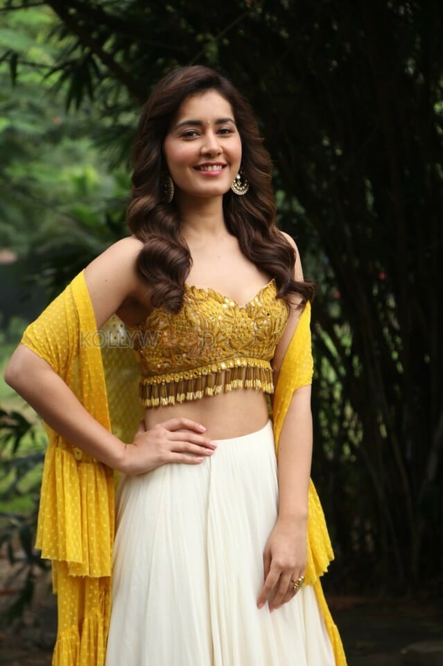 Adanga Maru Heroine Rashi Khanna Pictures