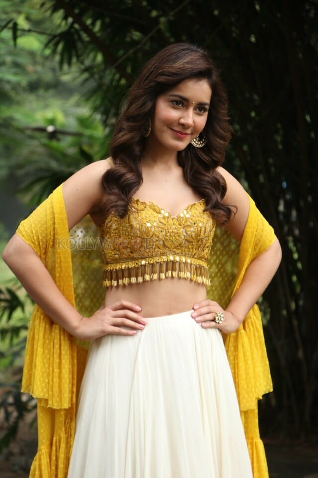 Adanga Maru Heroine Rashi Khanna Pictures