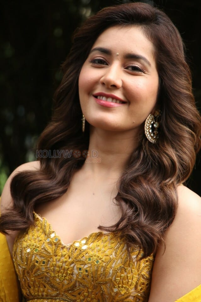 Adanga Maru Heroine Rashi Khanna Pictures