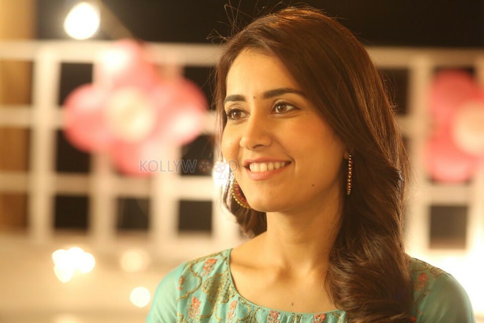 Adangamaru Heroine Rashi Khanna Pictures