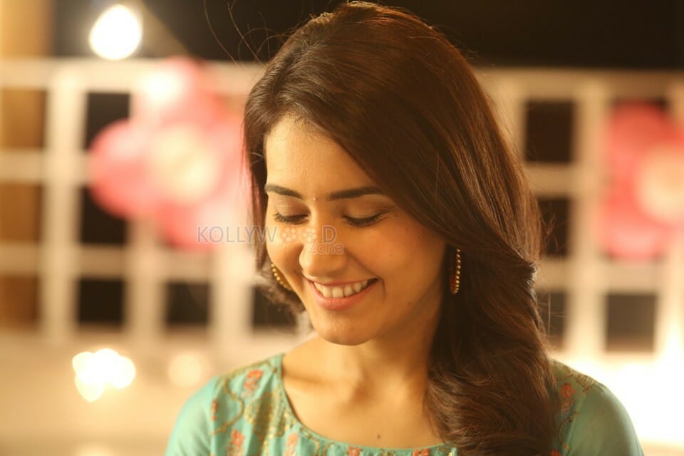 Adangamaru Heroine Rashi Khanna Pictures