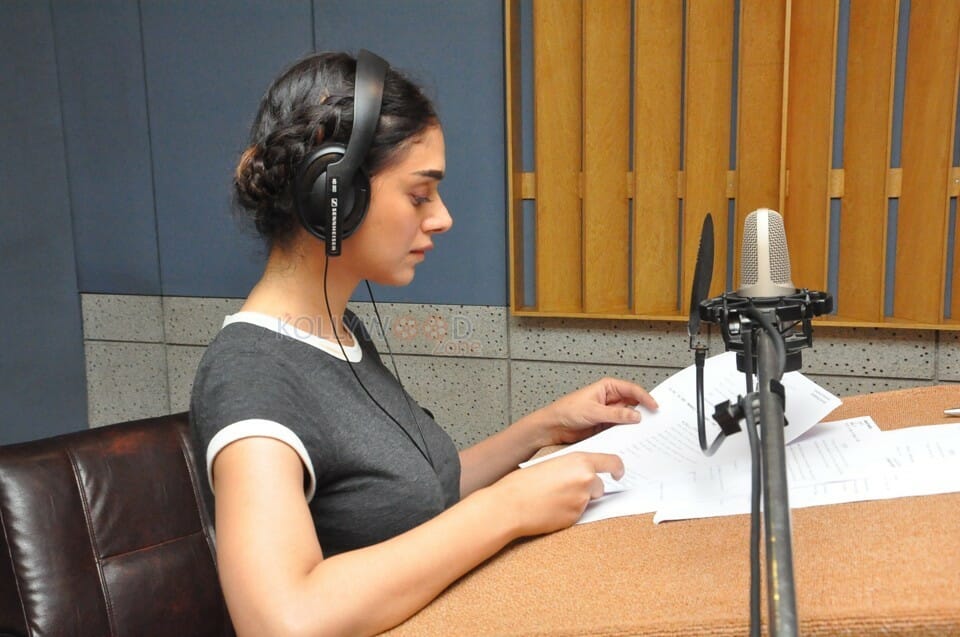 Aditi Rao Hydari Dubbing For Sammohanam Movie Photos