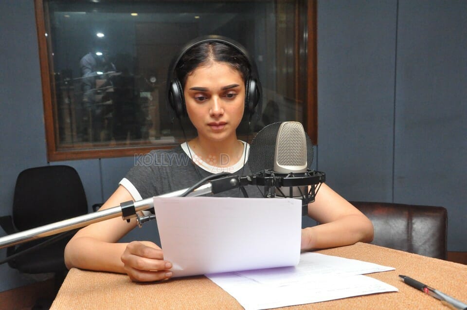 Aditi Rao Hydari Dubbing For Sammohanam Movie Photos