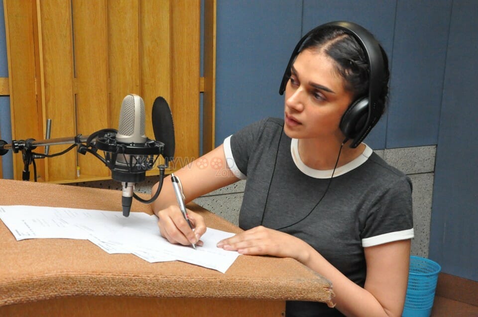 Aditi Rao Hydari Dubbing For Sammohanam Movie Photos