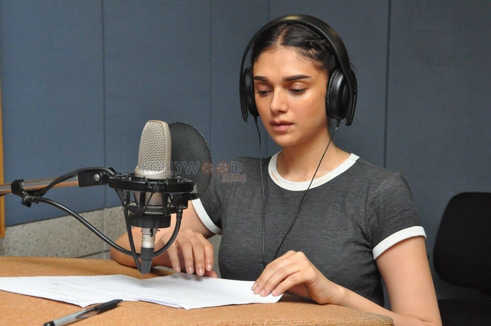 Aditi Rao Hydari Dubbing For Sammohanam Movie Photos