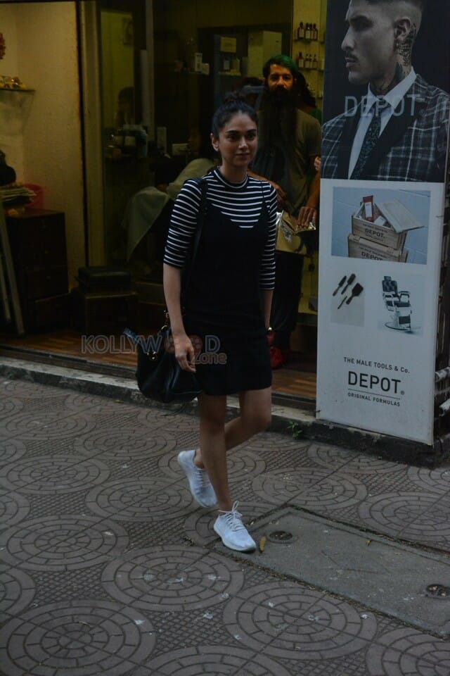 Aditi Rao Hydari Spotted Spotted At Zido Salon In Bandra Photos