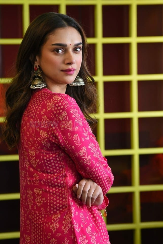 Aditi Rao Hydari at Maha Samudram Movie Interview Photos 11