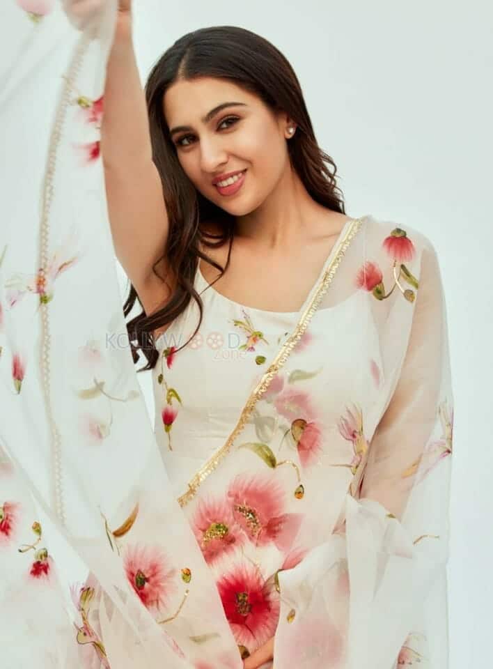 Ae Watan Mere Watan Actress Sara Ali Khan Photoshoot Stills 05