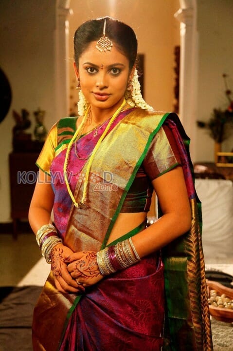 Aintham Thalaimurai Siddha Vaithya Sigamani Heroine Nandita Photos