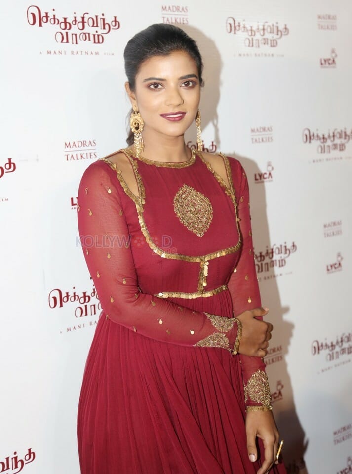 Aishwarya Rajesh At Chekka Chivantha Vaanam Audio Launch Photos