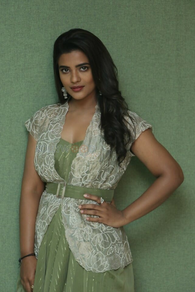 Aishwarya Rajesh At Vaanam Kottatum Audio Launch Stills