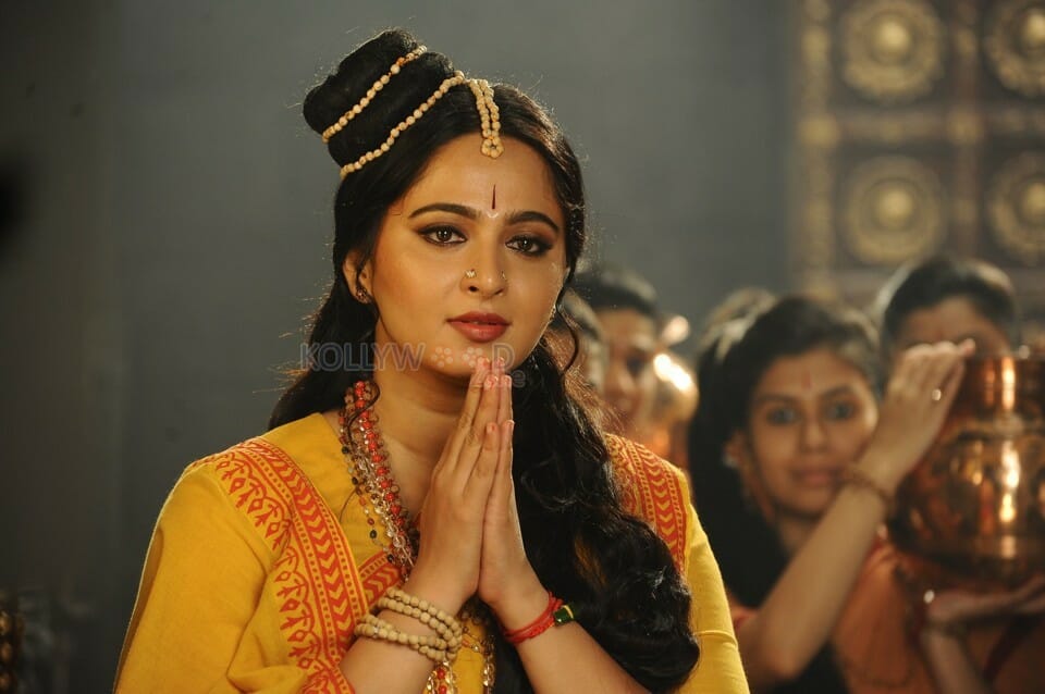 Akilandakodi Brahmandanayagan Movie Heroine Anushka Shetty Photos