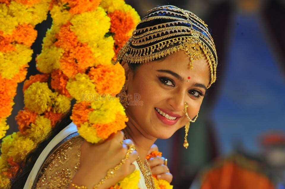 Akilandakodi Brahmandanayagan Movie Heroine Anushka Shetty Photos