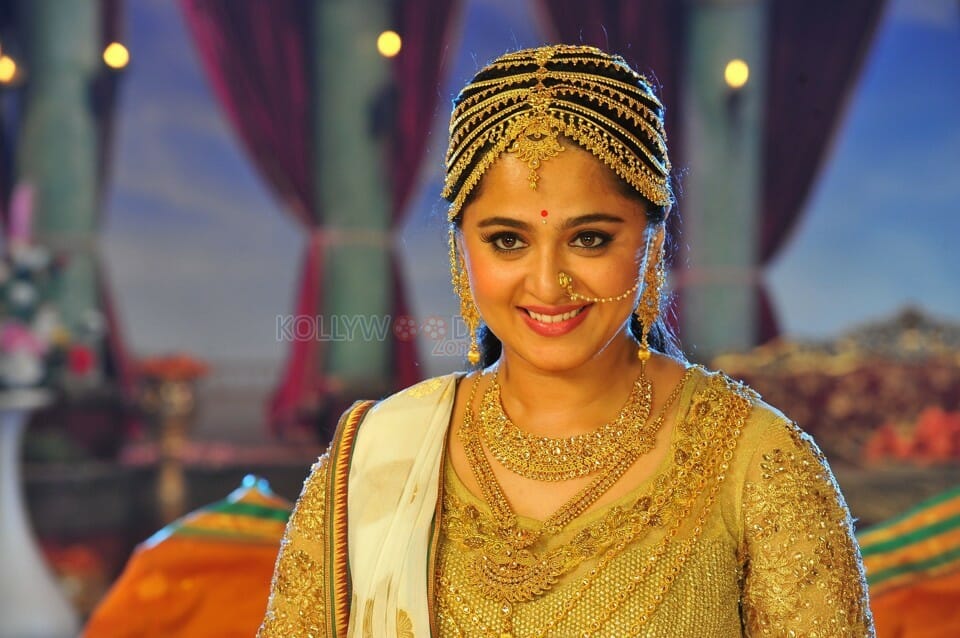 Akilandakodi Brahmandanayagan Movie Heroine Anushka Shetty Photos