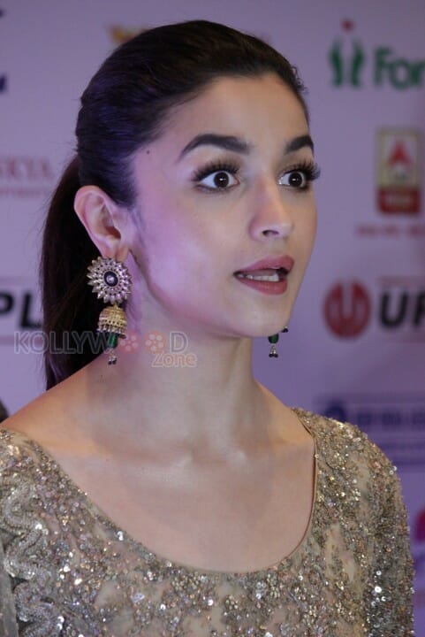 Alia Bhatt At Th Edition Lokmat Maharashtrian Awards Photos