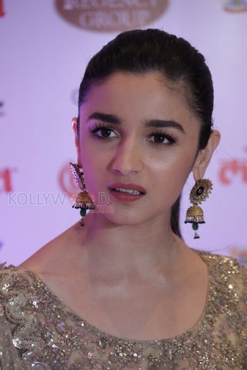 Alia Bhatt At Th Edition Lokmat Maharashtrian Awards Photos