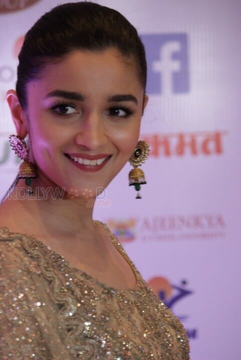 Alia Bhatt At Th Edition Lokmat Maharashtrian Awards Photos