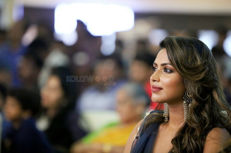 Amala Paul Hot Cleavage Show At Thiruttu Payale Music Launch Stills